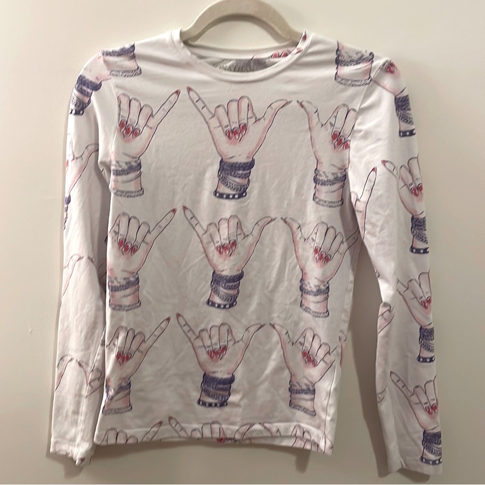 Jonathan Cohen Size small rock hands long sleeved tee